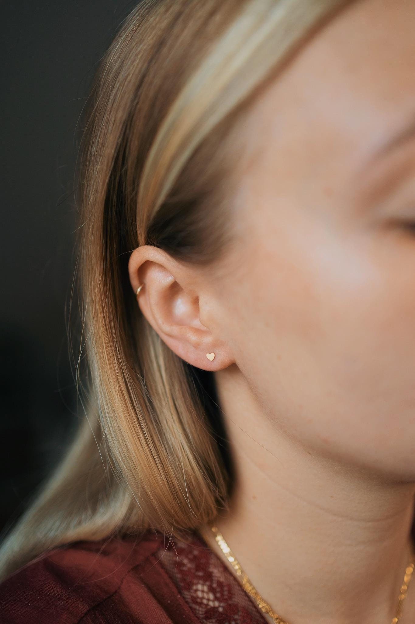 Mini Herz Ohrringe Gold 14K Filled Mini Heart von SophistiqueJewellery