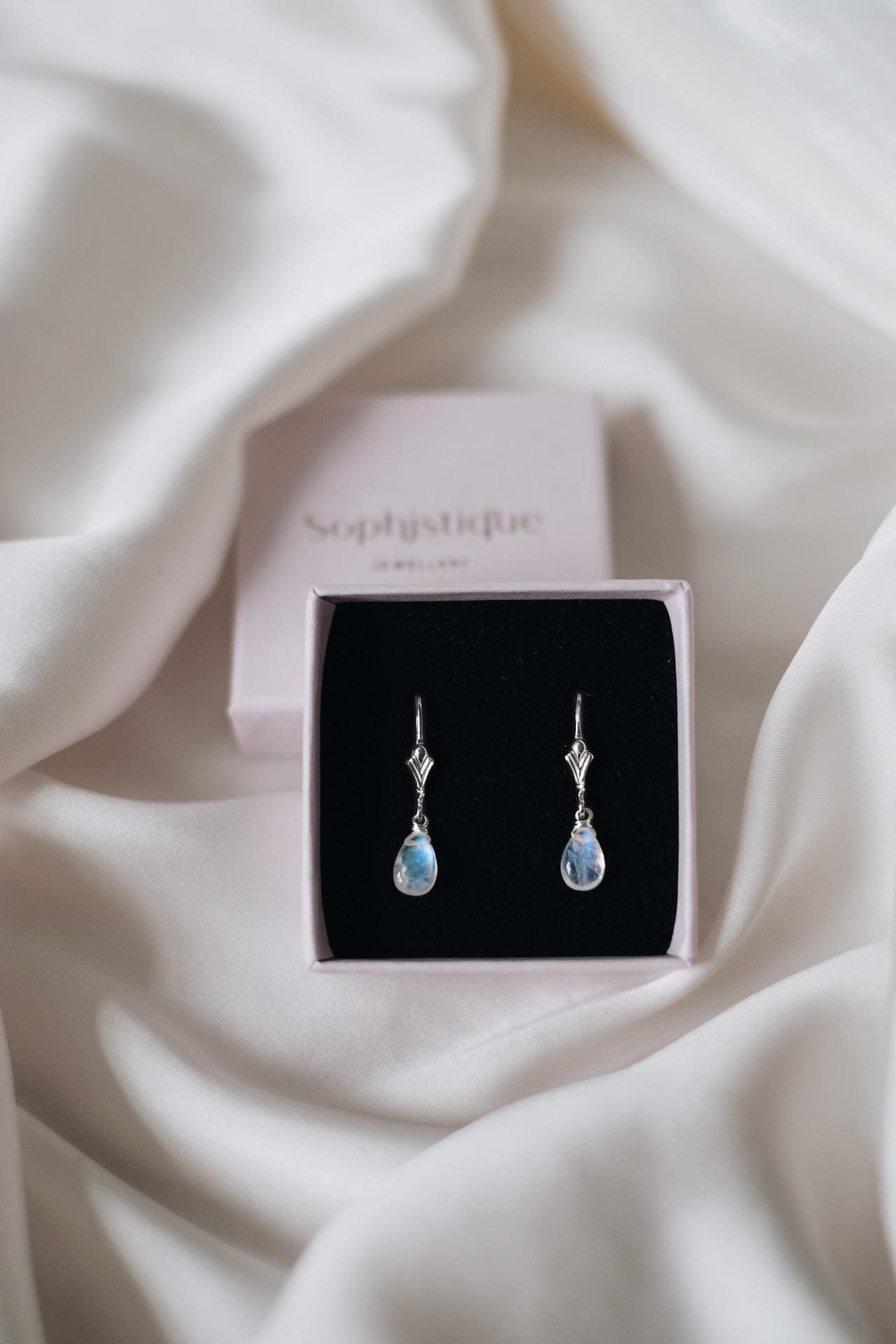 Mondstein Ohrringe Silber Tropfen Anhänger 925 Daphne Moonstone von SophistiqueJewellery