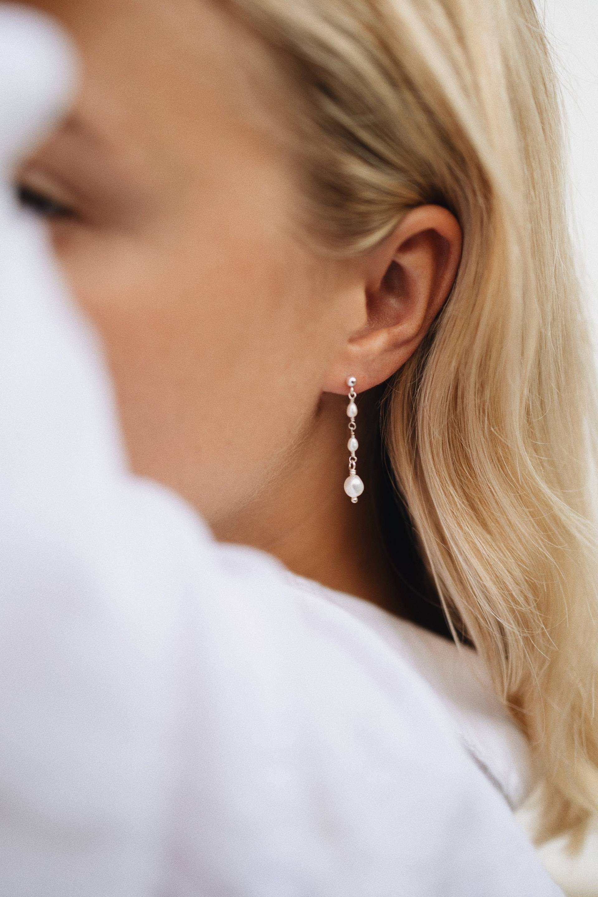 Perlen Ohrringe Hängend 925 Silber Süßwasserperlen Eloise von SophistiqueJewellery