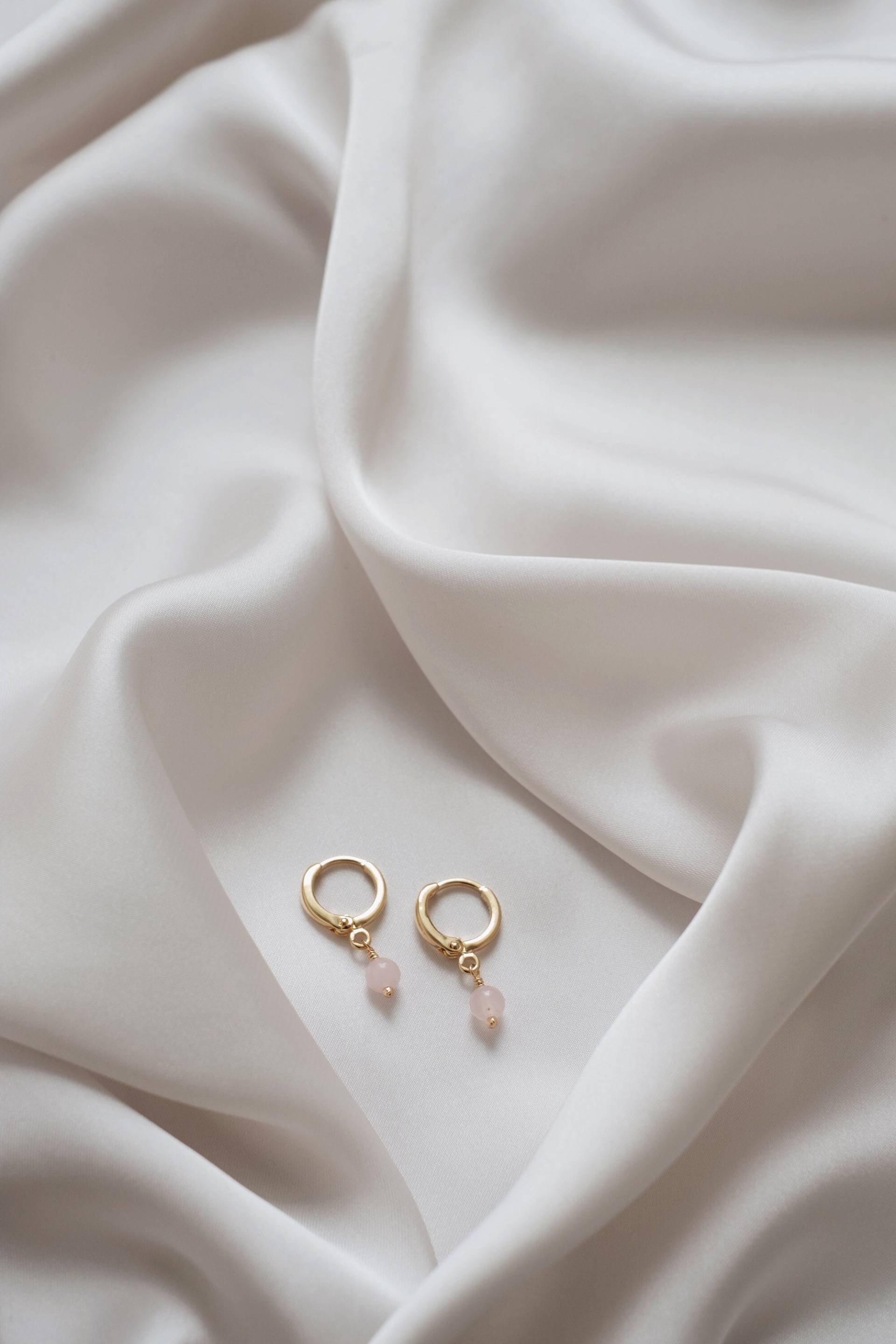 Rosenquarz Ohrringe Gold 14K Filled Edelstein Gold Minimalistisch von SophistiqueJewellery