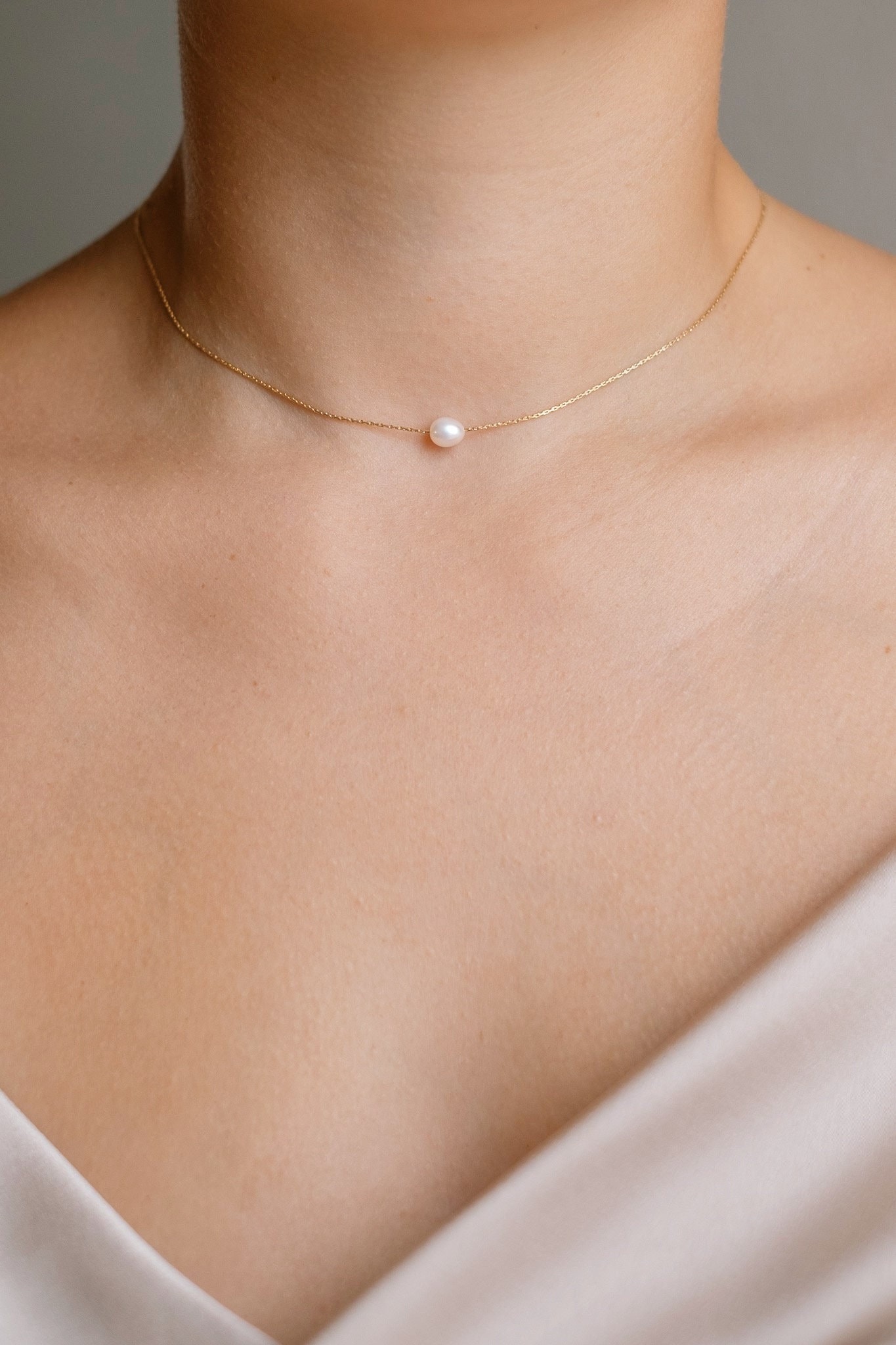 Sehr Feine Halskette Mit Süßwasserperle Filigrane Kette Dünne 18K Gold Vermeil Minimalistisch Belle von SophistiqueJewellery