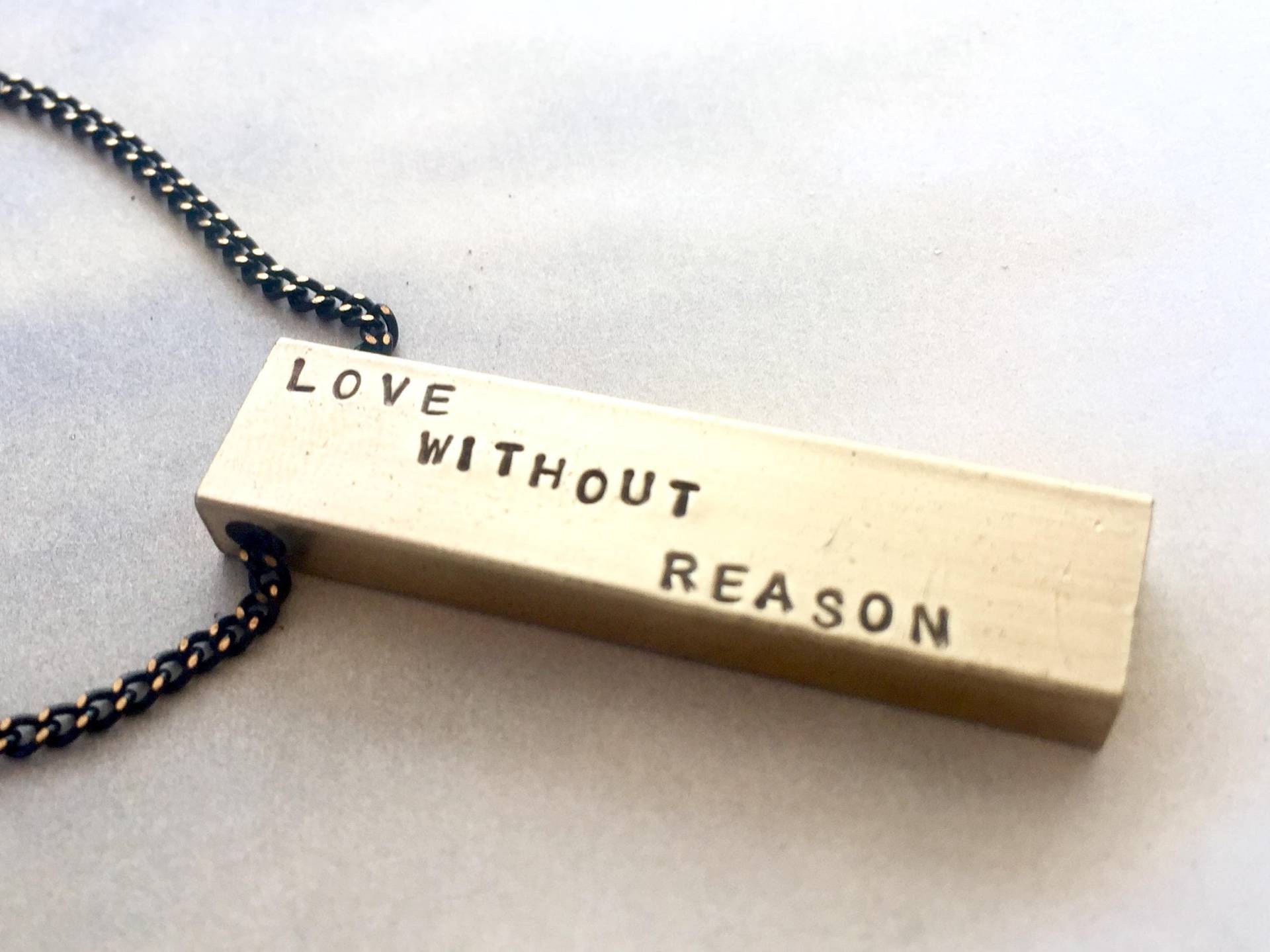 Inspiration Halskette, Liebe Ohne Grund, Personalisierte Mantra Namenskette, Self Care Zitat Motivation Geschenk Inspiration Halskette, Liebe Ohne Grund, Personalisierte Mantra Namenskette, Self Care Zitat Motivation Geschenk von SoraDesignsBlack