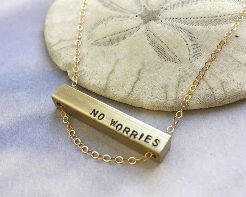 Personalisierte Bar Halskette, Personalisierter Frauen Schmuck, No Worries Geschenk Für Bestie, Personalisierte Wort Custom Name Halskette von SoraDesignsBlack