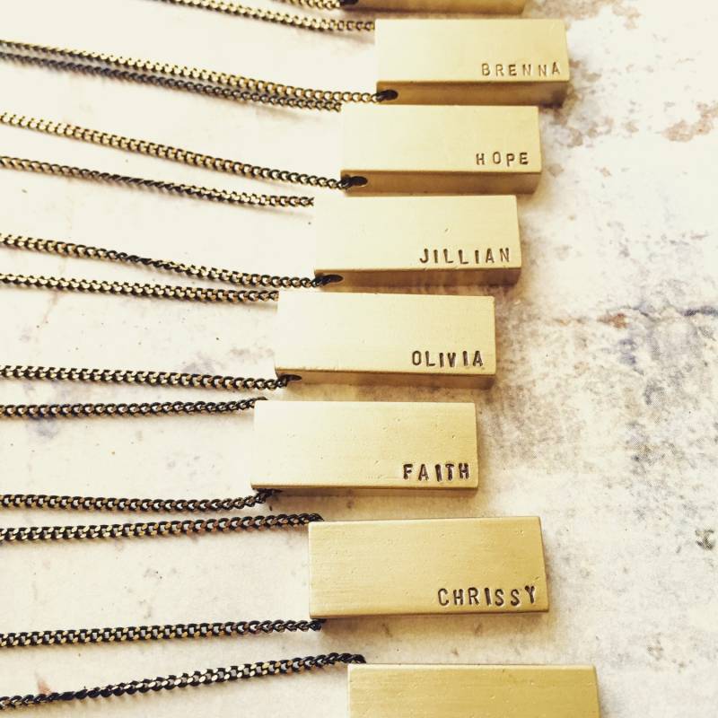 Personalisierter Name Halskette, Brautjungfer Schmuck, Geschenk, Brautparty Personalisierte Bar Halskette von SoraDesignsBlack