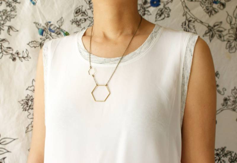 Sechseck Statement Kette, Bienenwaben Hexagon Molekulare Geschenk Für Apotheker, Sie, Beste Freundin von SoraDesignsBlack