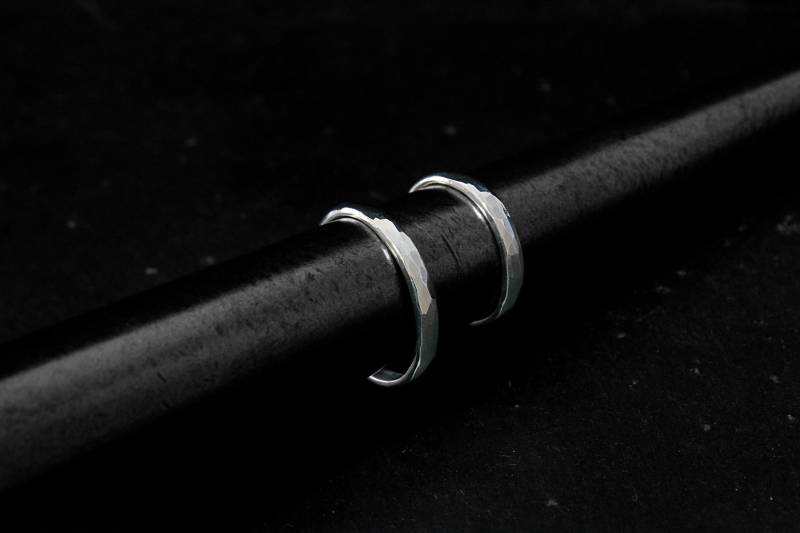 Alianzas Facettiert, Hechas A Mano En Plata 925Ml. De Boda Textura Martele. Hecho España. Anillos Boda Alianzas Facettiert, Hechas A Mano En Plata 925Ml. De Boda Textura Martele. Hecho España. Anillos Boda von SorayaMartinJoyas