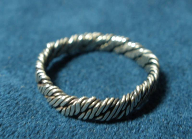Gedrehter Drahtring Aus Sterlingsilber 925 Gedrehter Drahtring Aus Sterlingsilber 925 von SoreThumbSilver
