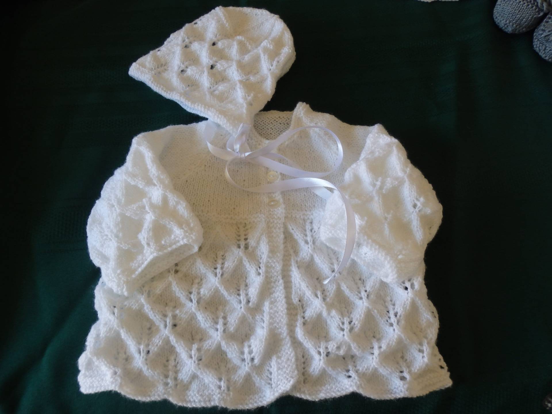 Neu - Handgestrickte Matineejacke Mit Passendem Häubchen Gr. 000 Bis 00 Anfertigung Auf Bestellung in Wunschfarbe von Sorelknitting