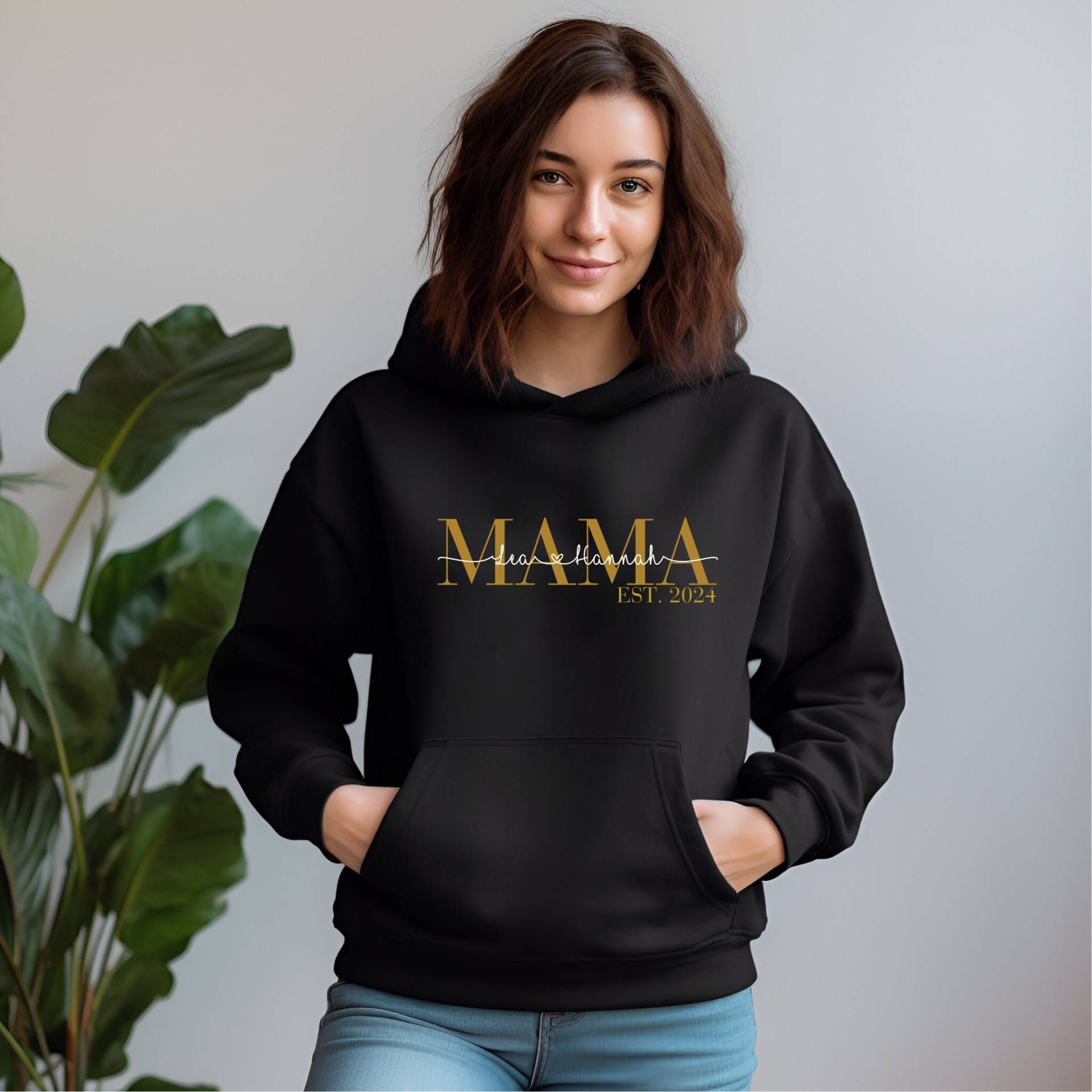 Personalisierter Mama Hoodie Mit Kindernamen | Mom Shirt Für Mama, Mom, Oma, Tante Etc. Zum Muttertag von SorellaShirts