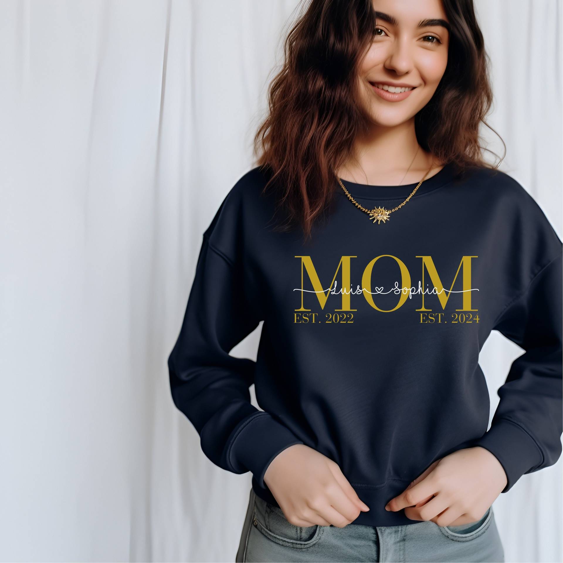 Personalisierter Mama Sweater Mit Kindernamen | Mom Shirt Für Mama, Mom, Oma, Tante Etc. Als Muttertag von SorellaShirts