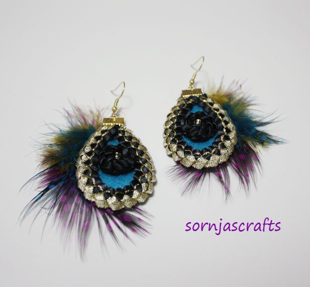 Augen Ohrringe, Schöne Ohrringe Mit Feder Und Glasperlen, Einzigartige Geflochtene Satinband Geschenk Für Sie, Neues Design von SornjasCrafts