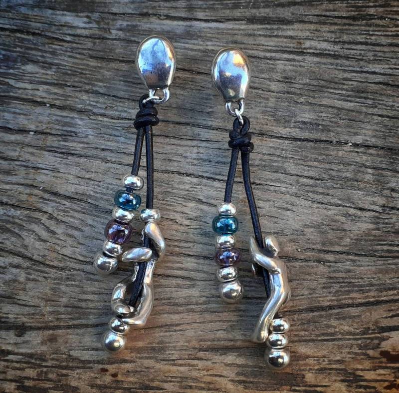 Lange Ohrringe Leder Frau Mit Silber - Und Kristallperlen | Handgemacht Stil Uno De 50 Antiallergisch Schmuck Damen Lange Ohrringe Leder Frau Mit Silber - Und Kristallperlen | Handgemacht Stil Uno De 50 Antiallergisch Schmuck Damen von SouLinSilver