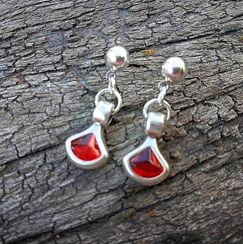 Lange Ohrringe Silber Swarovski Kristall Antiallergisch Handgemacht Stil Uno De 50 Damen Schmuck Geschenk Elegant Spanien Lange Ohrringe Silber Swarovski Kristall Antiallergisch Handgemacht Stil Uno De 50 Damen Schmuck Geschenk Elegant Spanien von SouLinSilver