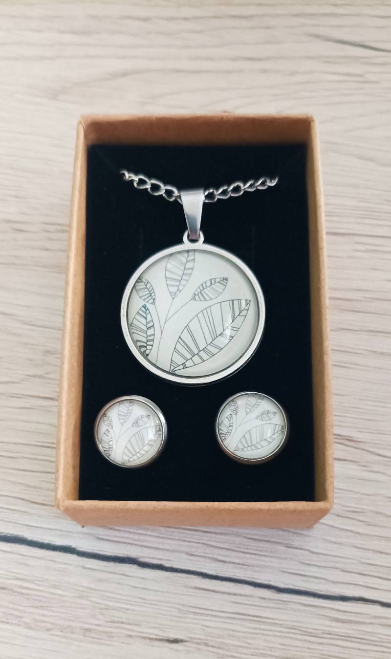 Soulart - Set Ohrringe Und Kette Cabochon Kraftsteine Allergiker Geeignet Titan Soulart - Set Ohrringe Und Kette Cabochon Kraftsteine Allergiker Geeignet Titan von SoulARTistin