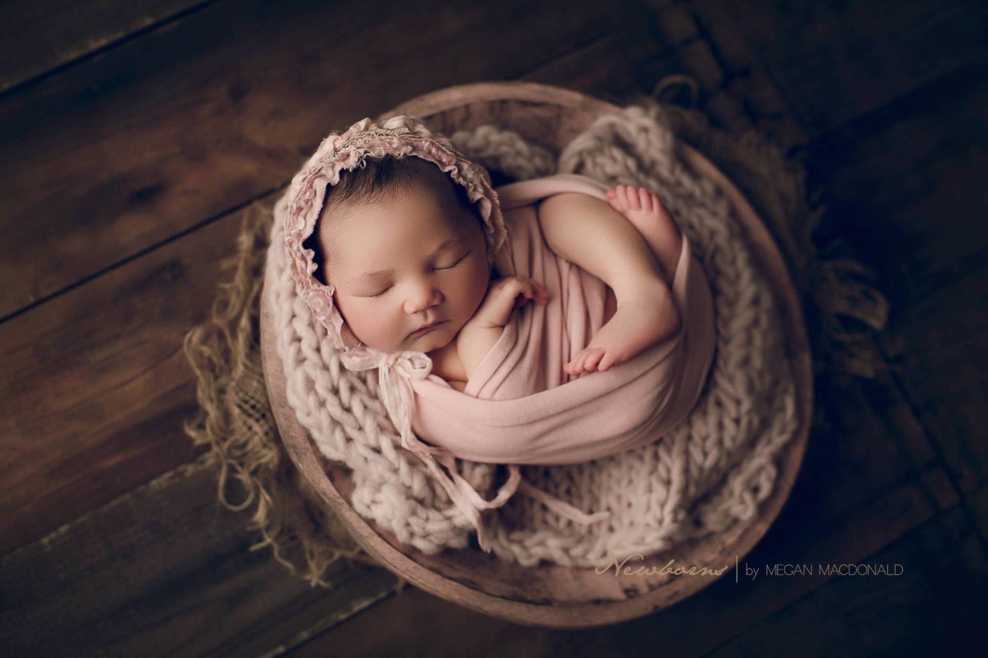 Engracia - Skurril. Rosa. Neutral. Neugeborenen. Baby-Mädchen. Fotografie Prop. Bio. Vintage-stil. Seide Suri Band. Ausgefallene Jersey-stoff von SoulBlossomBoutique