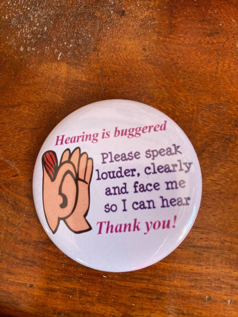 Schwerhörigkeitsabzeichen - Hearing Is Buggered. Sprich Klar Und Deutlich | 5 cm Schwerhörigkeitsabzeichen - Hearing Is Buggered. Sprich Klar Und Deutlich | 5 cm von SoulBodyMindWellness