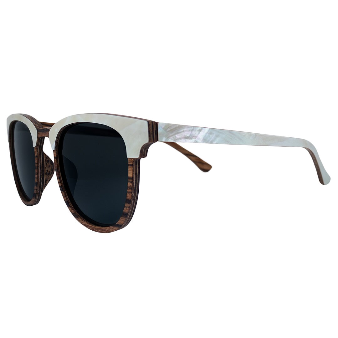 Perlmutt Sonnenbrille - Zebra Holz | Graue Polarisierte Gläser, Personalisierte Hochzeit Geburtstagsgeschenk von SoulCaliforniaEyewea