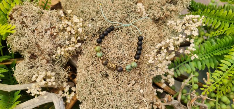 Armband - Selbstbewusstsein & Transformation Buddha Mit Perlen Aus Halbedelsteinen Verstellbar Schwarzer Onyx, African Turquoise von SoulCraftUniverse
