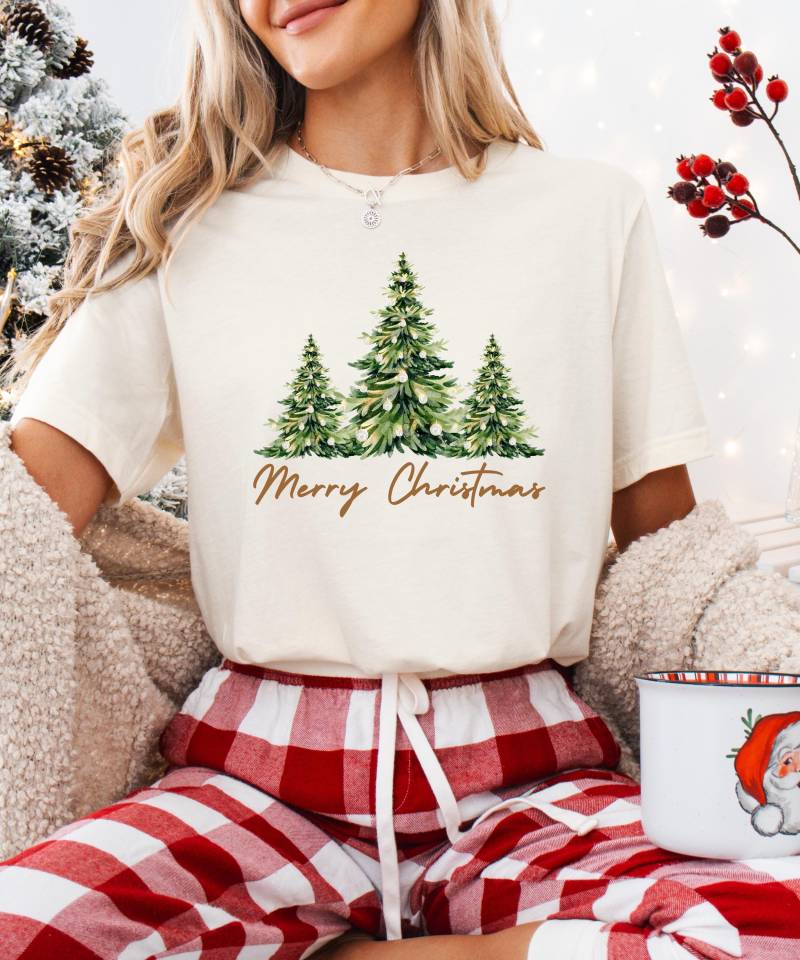 Frohe Weihnachten Shirt, Merry Christmas T-Shirt, Weihnachtsbaum Tshirt, Weihnachts Damen Weihnachten, Weihnachtsgeschenk von SoulCreationsM
