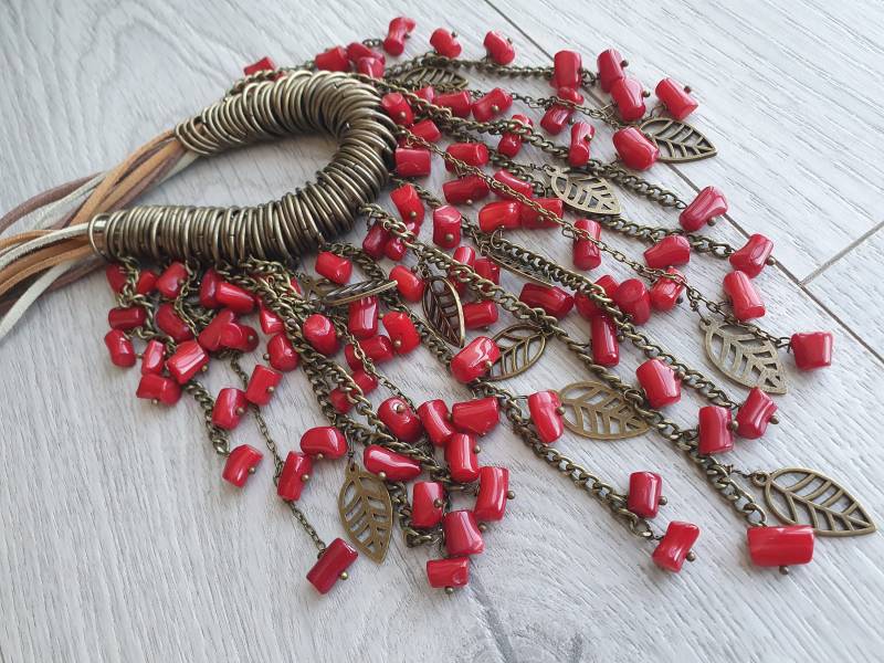 Koralle Bib Halskette - Plastron Style, Pfirsich-Rot Statement Edelstein von SoulGemAtelier