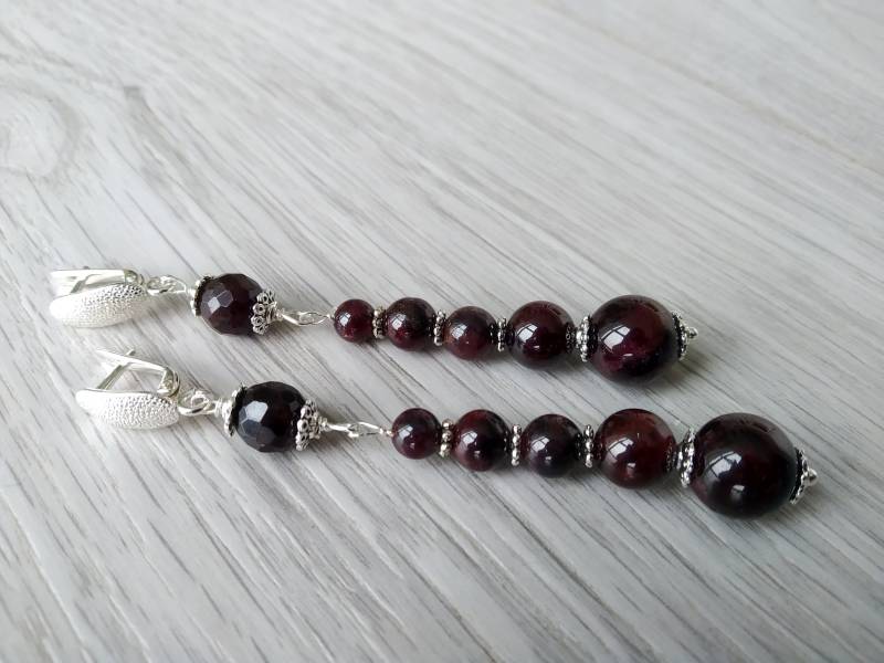 sterling Silber Granat Almandin Tropfen Ohrringe Januar Geburtsstein von SoulGemAtelier