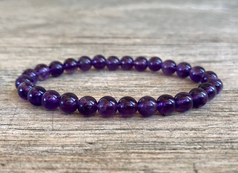 6 Mm Aa Grade Amethyst Armband, Stapelarmband, Februar Geburtsstein, Angstüberwindung, Erhöht Spiritualität, Kronenchakra, Schutz von SoulInspiredCo