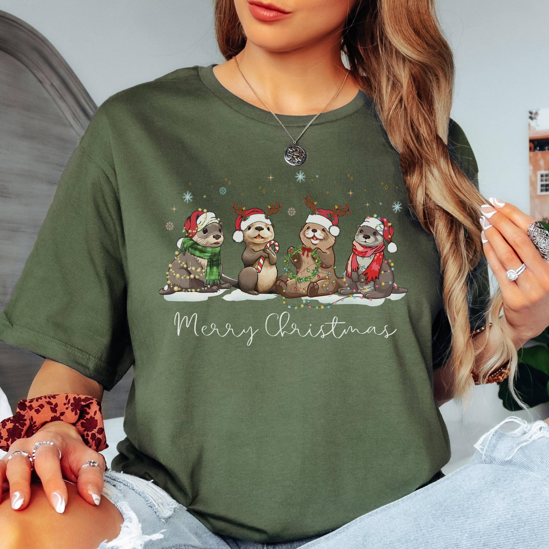 Otter Weihnachten T-Shirt, Lustiges Tshirt, Frohe Familie Shirts, Weihnachtsgeschenk, Winter Shirt von SoulMatesCreation