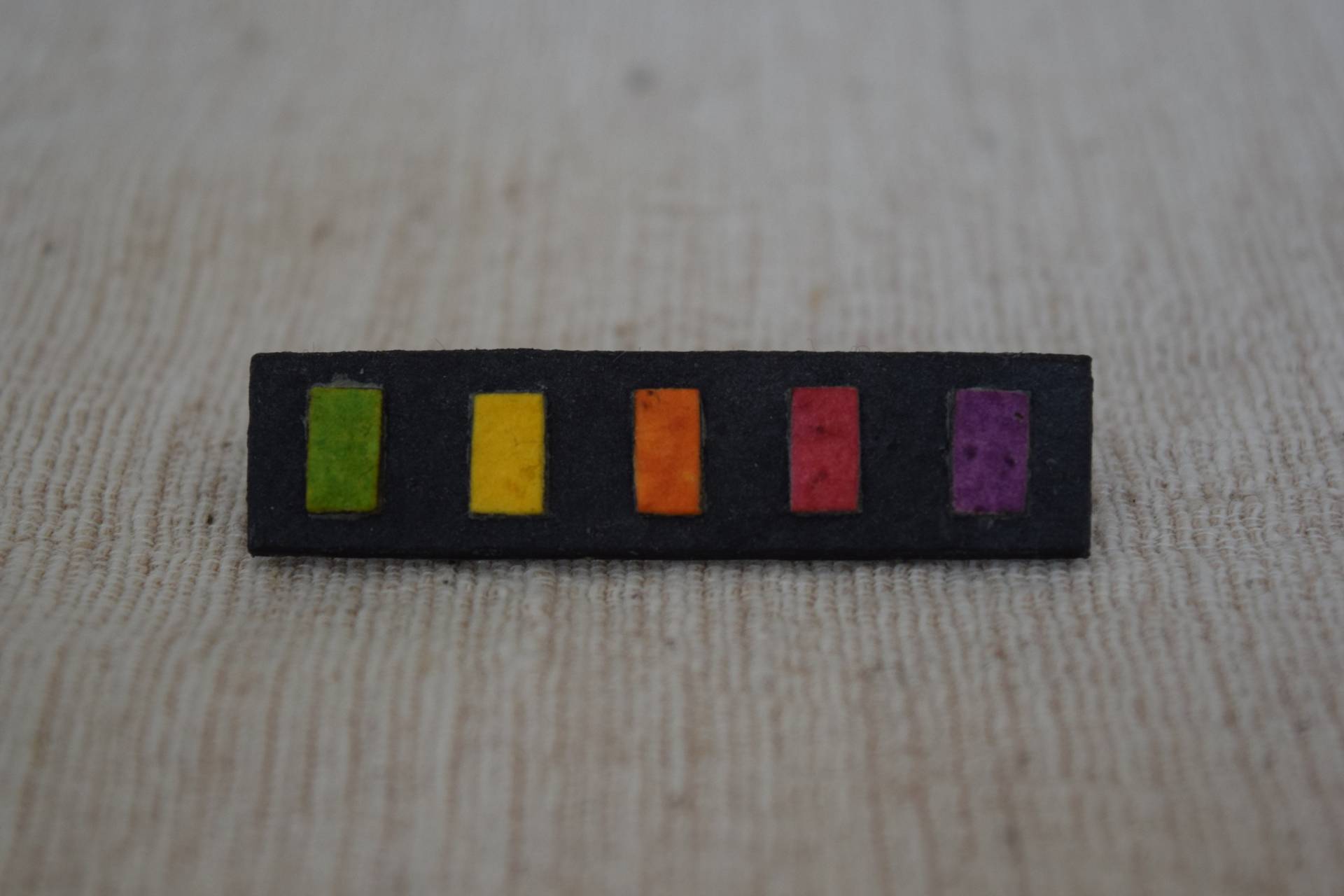 Regenbogenbrosche Aus Handgeschöpften Papier Regenbogenbrosche Aus Handgeschöpften Papier von SoulOfPaper