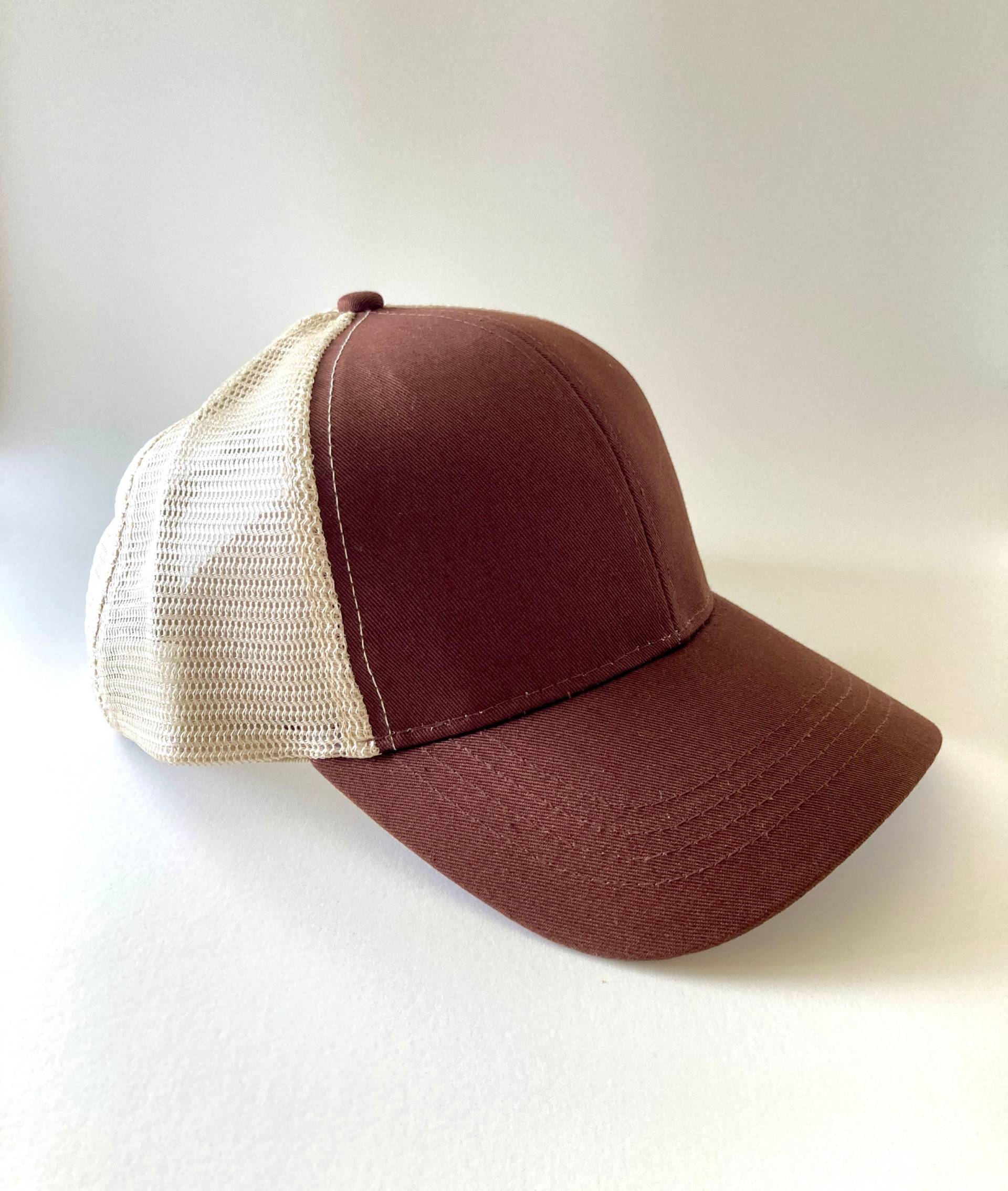 Trucker Mütze - Braun Und Creme Farbe Eco Bio/ Recycelte Friendly Geschenke Für Männer Unisex von SoulRole