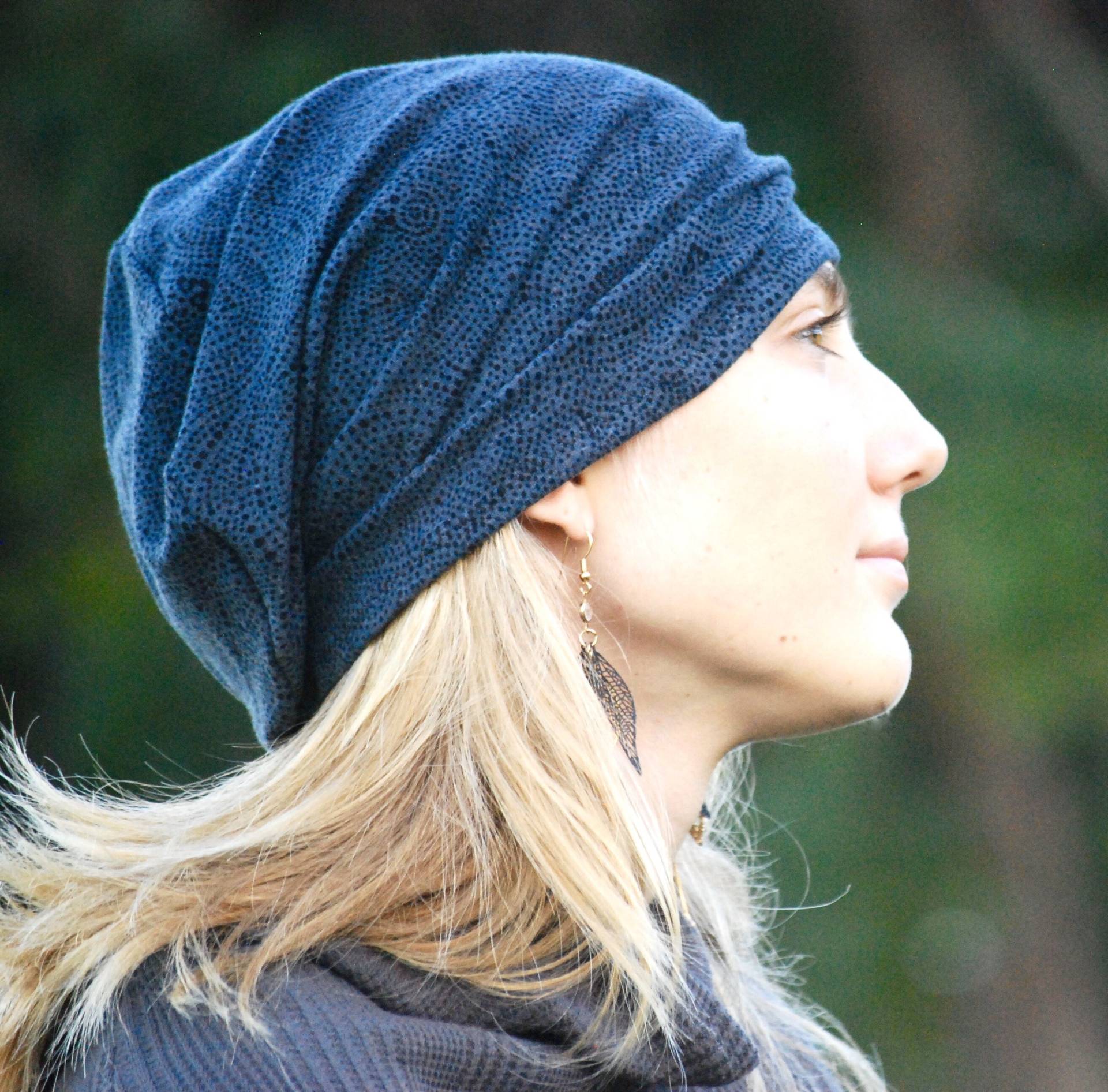 Unisex Slouchy Beanie - Limited Edition Schwarz Und Grau Paisley Print Hanf Bio-Baumwolle Spandex Jersey Bio-Kleidung von SoulRole