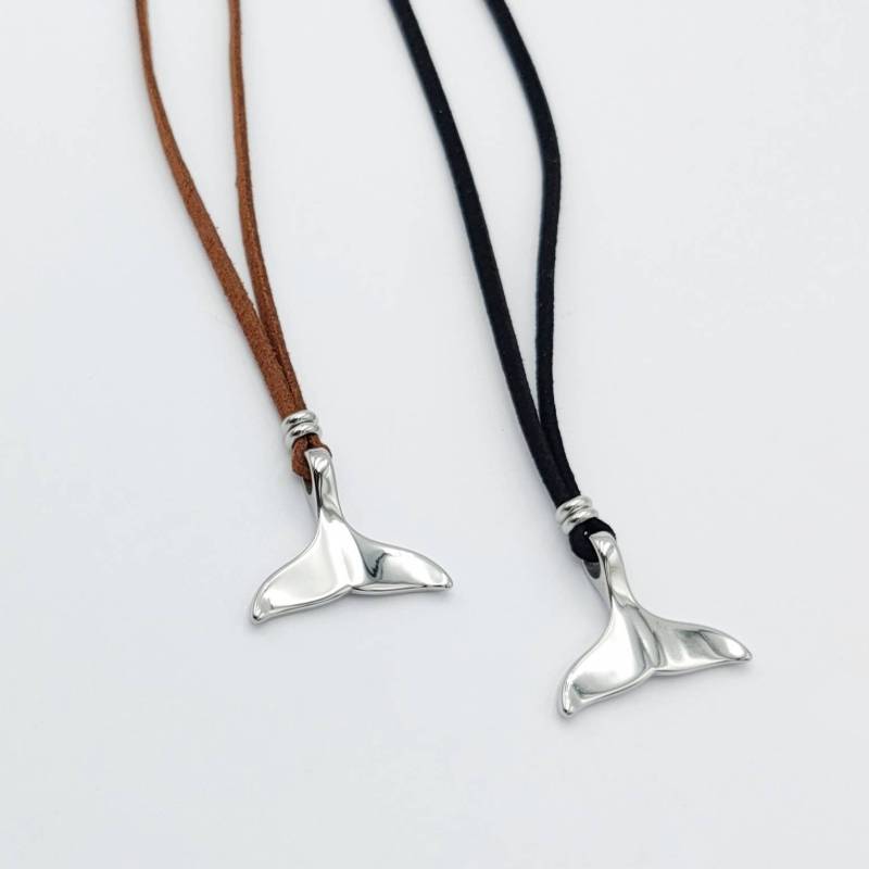 Whale Tail Halskette Wildleder Boho Silber Stacking Layering von SoulSabaiStore
