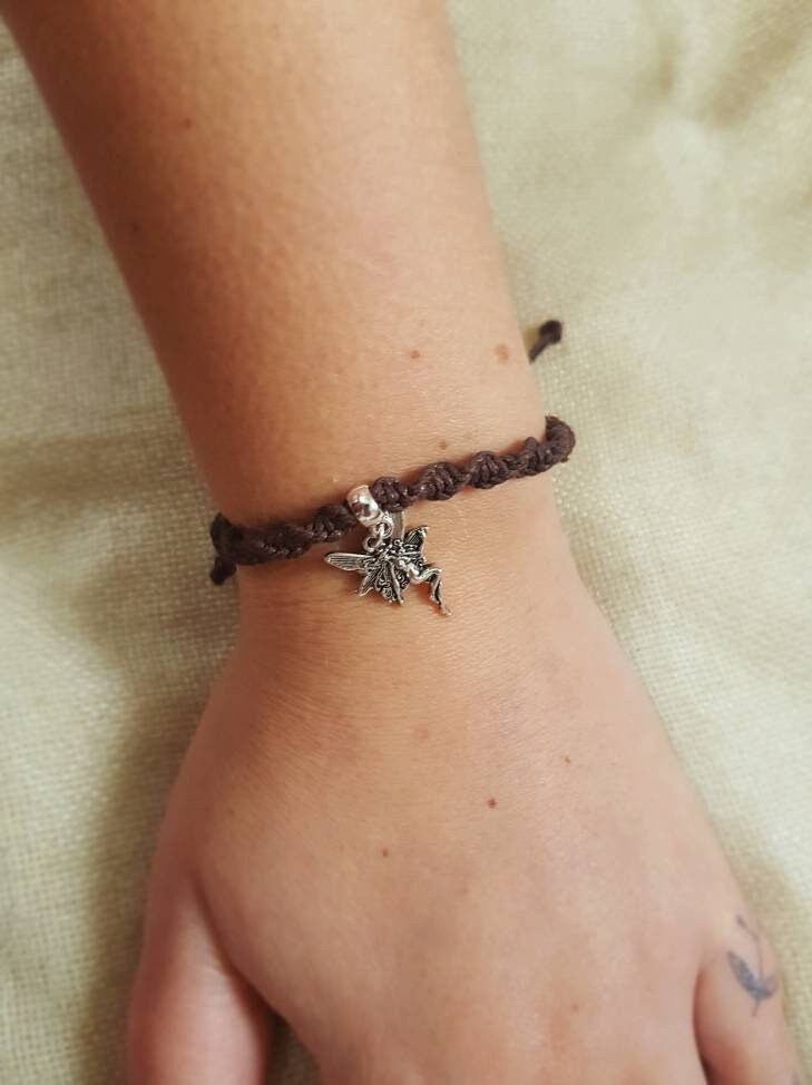 Feen Makramee Armband - Silberfarbe Charm Magisch Mystisch von SoulTideJewellery