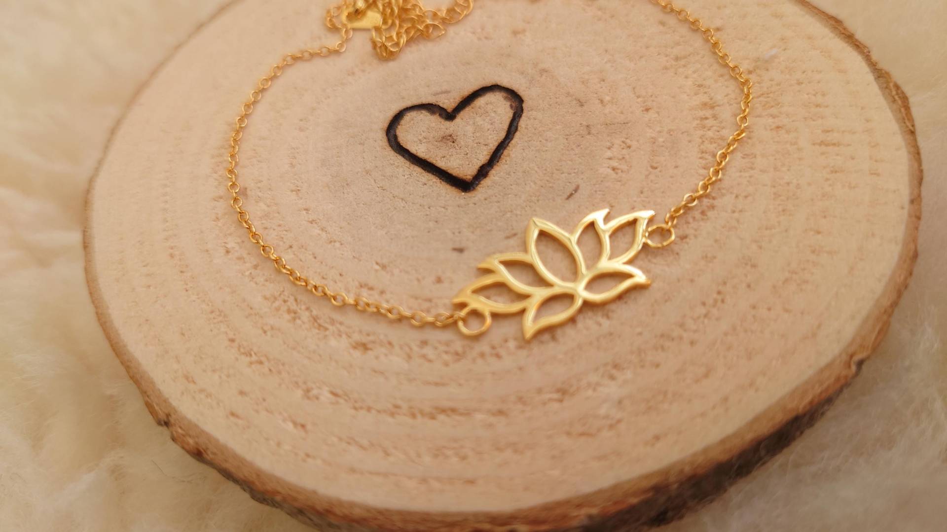 Fußkette | Fußkettchen Lotus Blüte Gold Glücksbringer Geschenk Freundin Frau Mama Geburtstag Sommer Fußkette | Fußkettchen Lotus Blüte Gold Glücksbringer Geschenk Freundin Frau Mama Geburtstag Sommer von SoulWishStuff