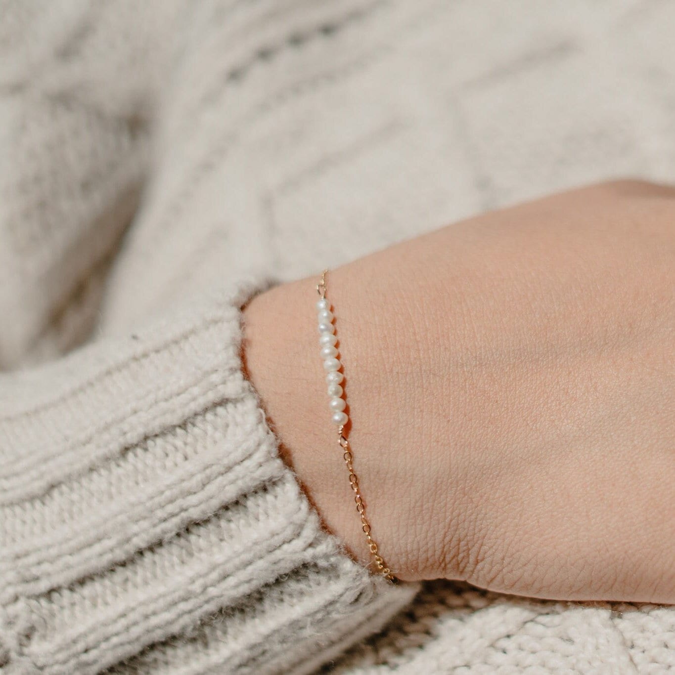 Zierliches Perlenarmband Sterling Silber, Gold Fill von SoulandSilva