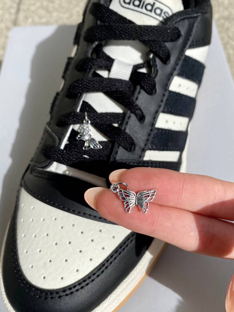 Doc Martens Charms, Schuh Anhänger Schmetterling, Schnürsenkel Dekoration, Schuhkette, Anhänger, Gothic Grunge Punk Schuh, Stiefel Boots Char von SouleCharms
