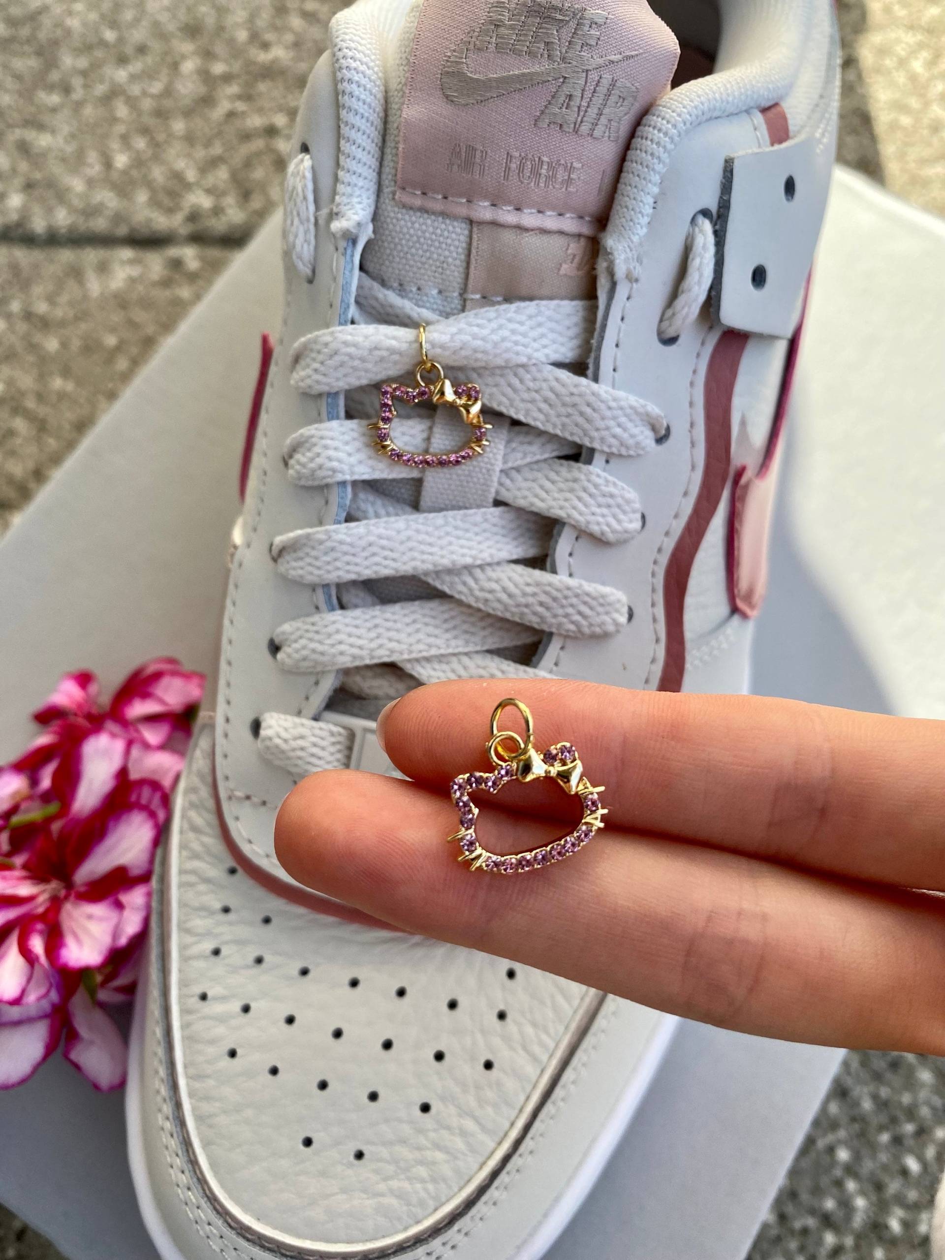 Schuh Anhänger Katze, Kitty, Schnürsenkel Dekoration, Charms, Schuhanhänger, Schuhkette, Ketten Anhänger, Air Force 1, Rosa von SouleCharms