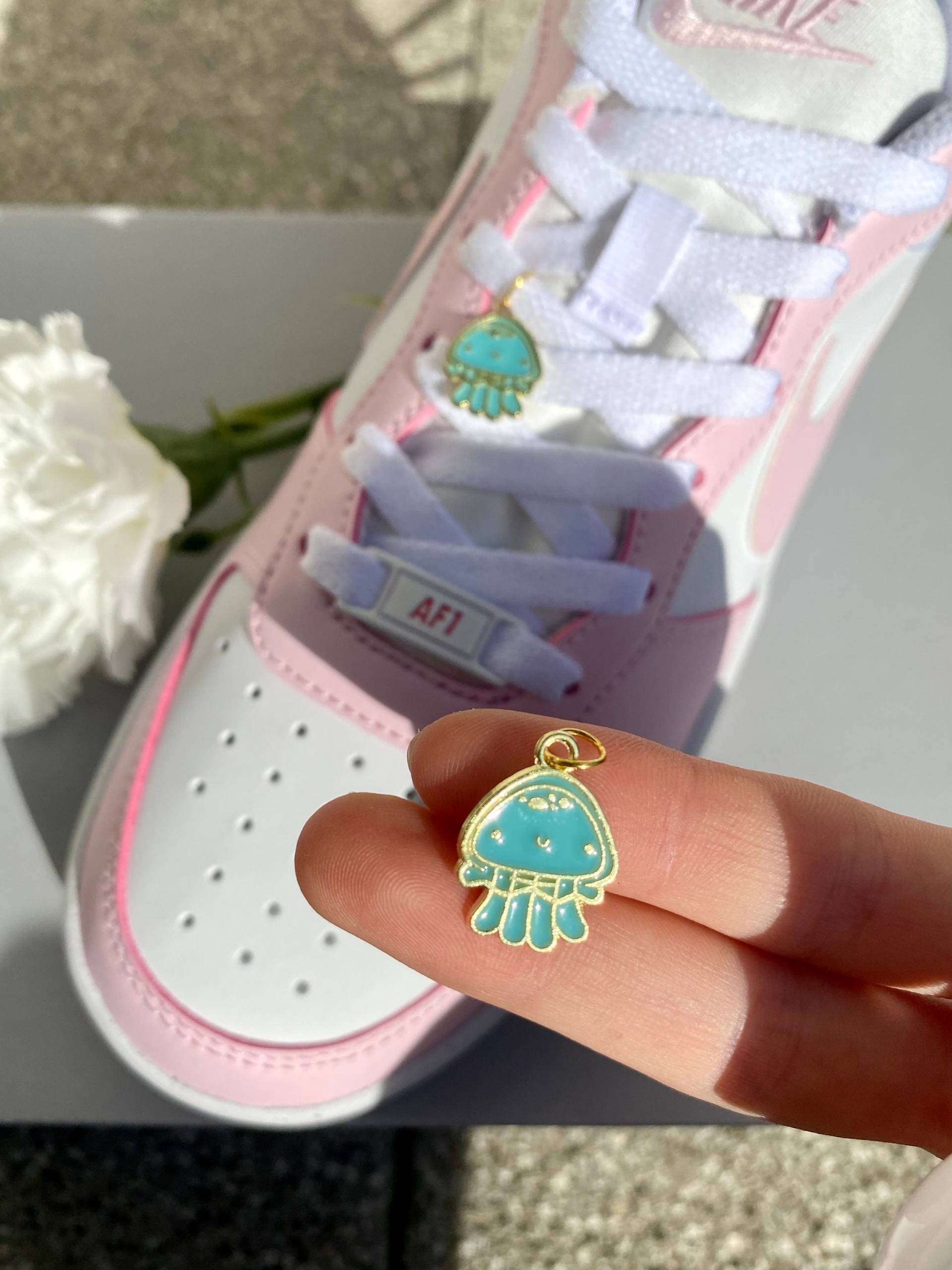 Schuh Anhänger Tier, Qualle Anhänger, Schnürsenkel Dekoration, Charms Blau, Schuhanhänger, Schuhkette, Kettenanhänger, Air Force von SouleCharms