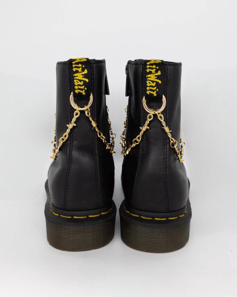 Schuhkette Stiefel Doppelseitig, Doc Martens Kette, Schuh Anhänger Boots, Schnürsenkel Punk Gothic Charm, Accessoires, Goldschmuck von SouleCharms