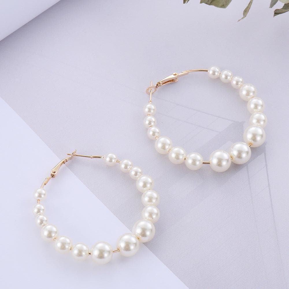 Elegante Weiße Perlen Hoop Ohrringe, Gold Minimalist Creolen, Geschenk Für Sie, Brautschmuck Elegante Weiße Perlen Hoop Ohrringe, Gold Minimalist Creolen, Geschenk Für Sie, Brautschmuck von SouleyStudio