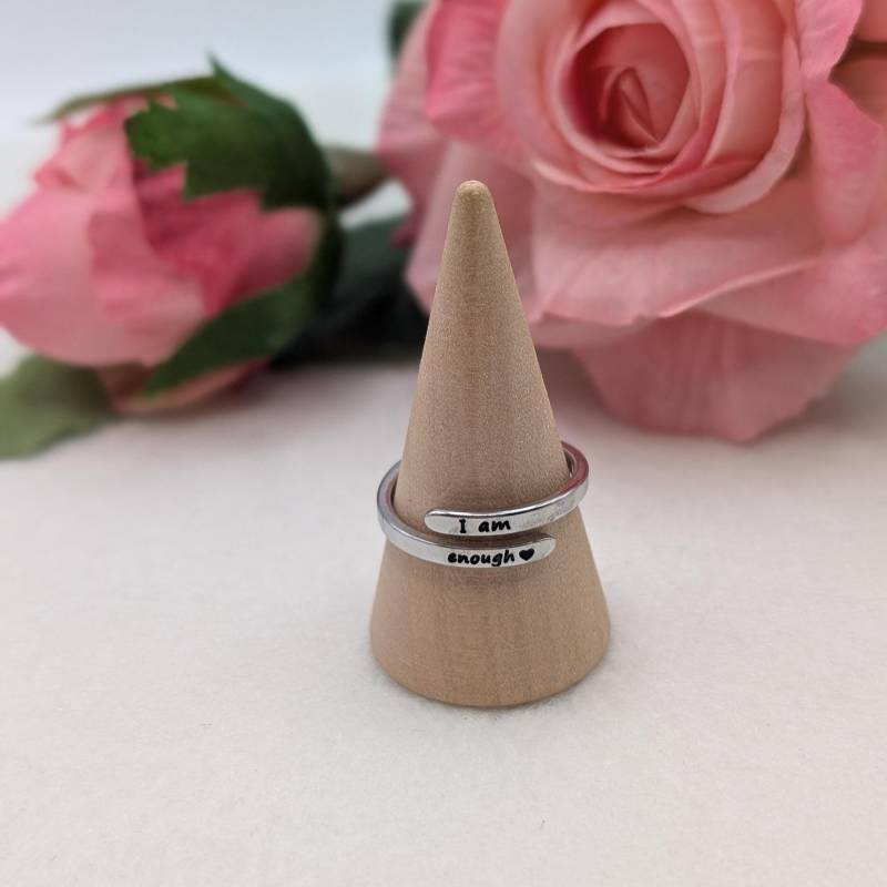 I Am Enough Statement Ring | Affirmation Selbstbewusstsein Selbstfürsorge Größenverstellbar Silber Edelstahl 1189 von SoulfulPearlsDE