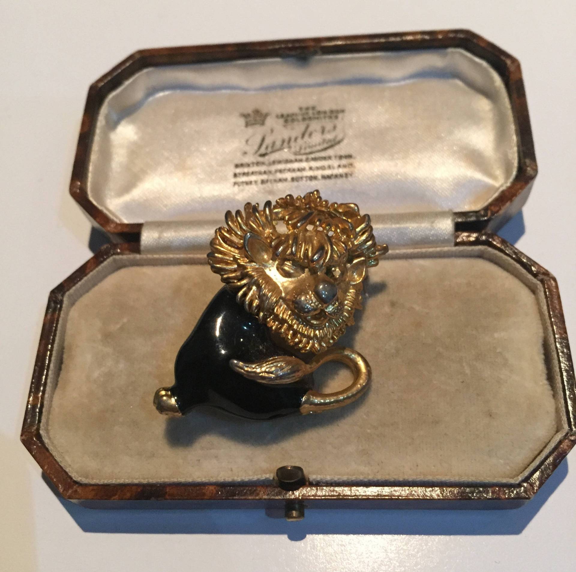 Vintage Löwen Brosche, Löwenschmuck, Entzückendes Stück Vintage Löwen Brosche, Löwenschmuck, Entzückendes Stück von Soulfullmoon