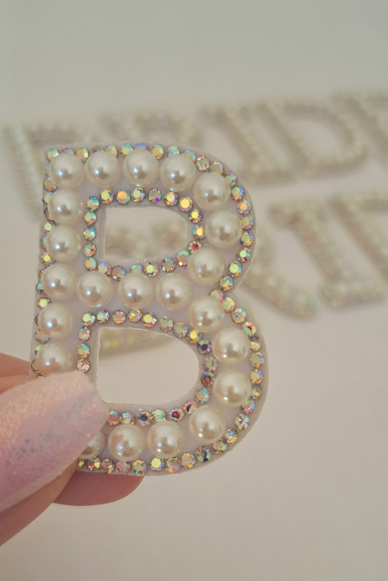 Bride Aufnäher Perlen Applikation Strass Buchstaben Braut Aufkleber Glitzer Sticker Bride Gift Brautparty Jga Geschenk Diy Jacke Bride Aufnäher Perlen Applikation Strass Buchstaben Braut Aufkleber Glitzer Sticker Bride Gift Brautparty Jga Geschenk Diy Jacke von SoulgoodiesDesigns