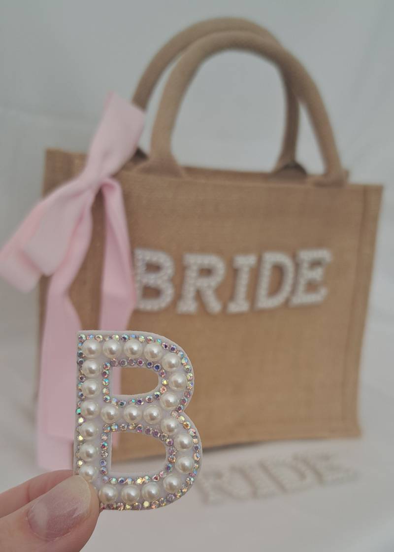 Bride Patches Weiß Perlen Letter Braut Aufnäher Bride Strass Aufkleber Bridal Gift Jga Party Geschenk Diy Jeans Jacke Brautgeschenk Bride Patches Weiß Perlen Letter Braut Aufnäher Bride Strass Aufkleber Bridal Gift Jga Party Geschenk Diy Jeans Jacke Brautgeschenk von SoulgoodiesDesigns