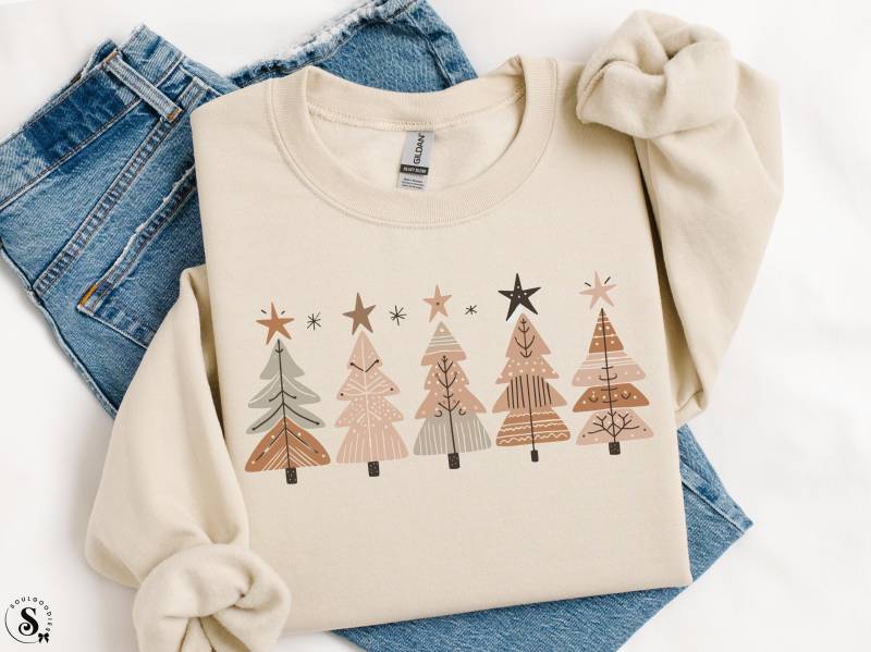Sweatshirt Christmas Tree Boho Winter von SoulgoodiesDesigns