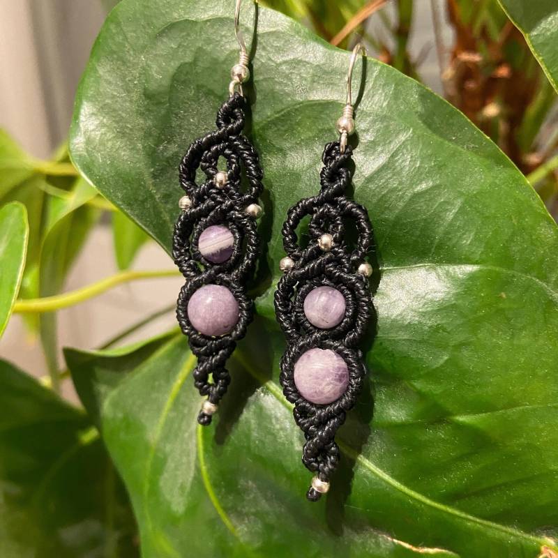 Amethyst Makramee Ohrringe Schwarz Amethyst Makramee Ohrringe Schwarz von SoulpiecesbyAmelie
