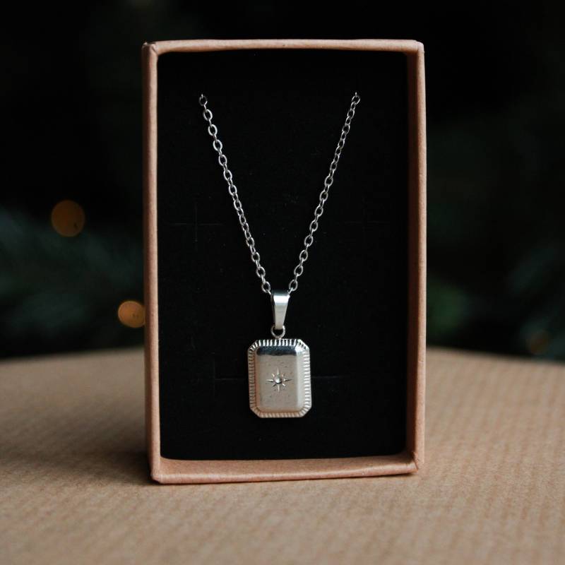 Halskette Mit Anhänger Geprägter Stern in Silber Aus Edelstahl von SoulsAndStories