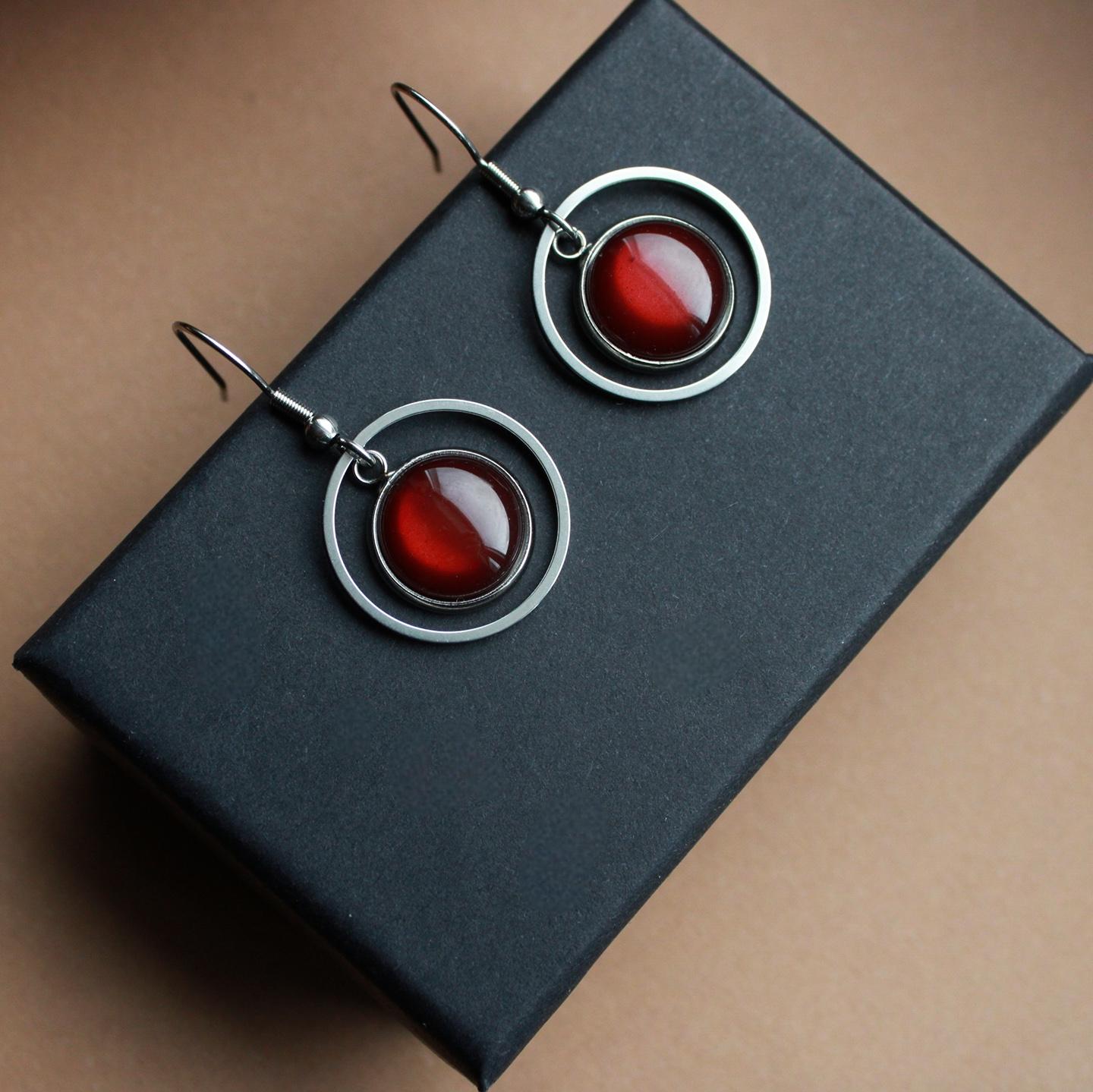 Ohrringe Silber Mit Stein in Braun, Kreis Anhänger, Edelstahl, Ohrhänger Dunkelbraun von SoulsAndStories