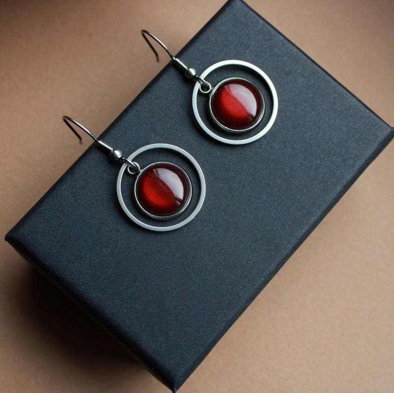 Ohrringe Silber Mit Stein in Braun, Kreis Anhänger, Edelstahl, Ohrhänger Dunkelbraun von SoulsAndStories