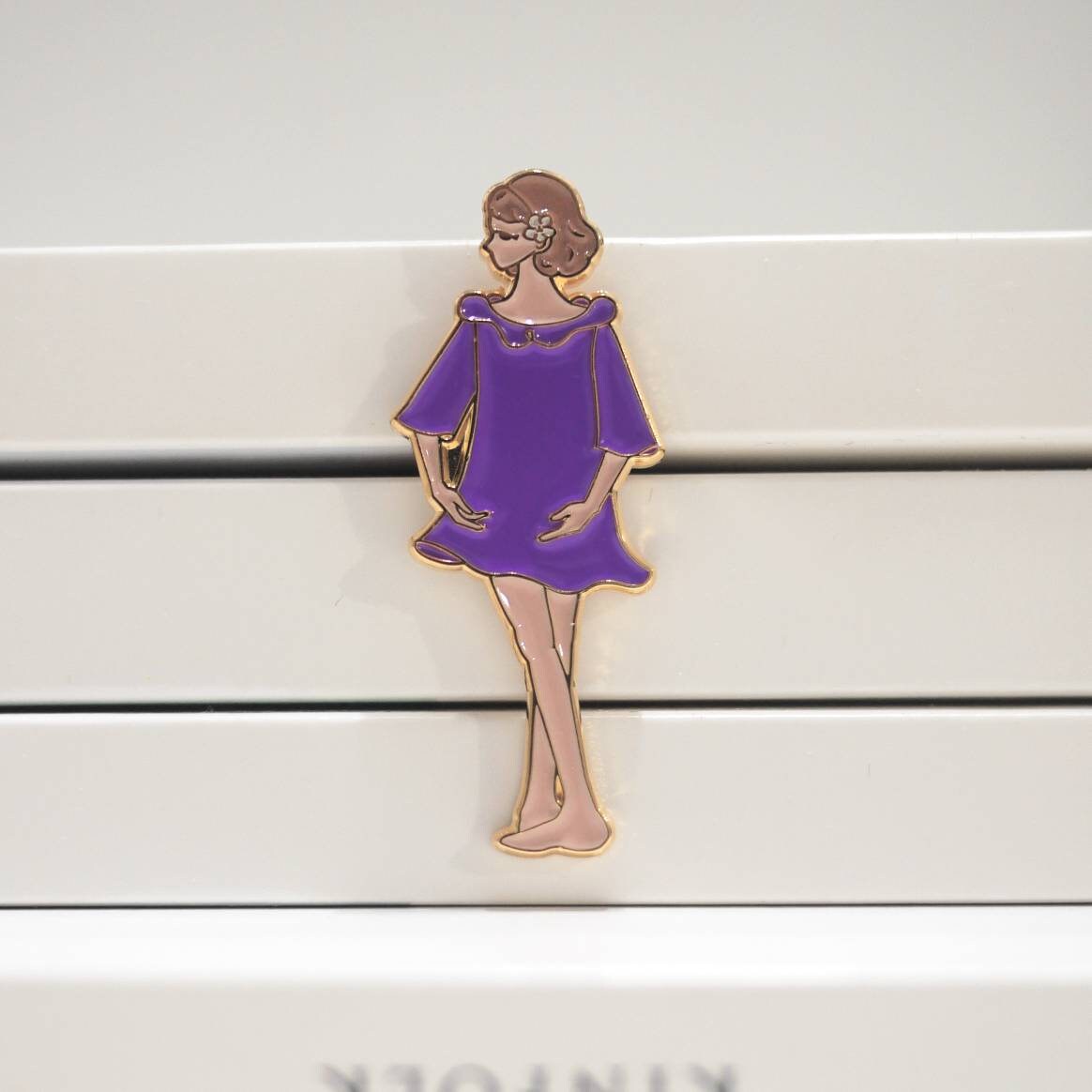 Ballett Emaille Anstecknadeln | Titel Fünfte Stelle Violett Ballett Emaille Anstecknadeln | Titel Fünfte Stelle Violett von Soundofballet