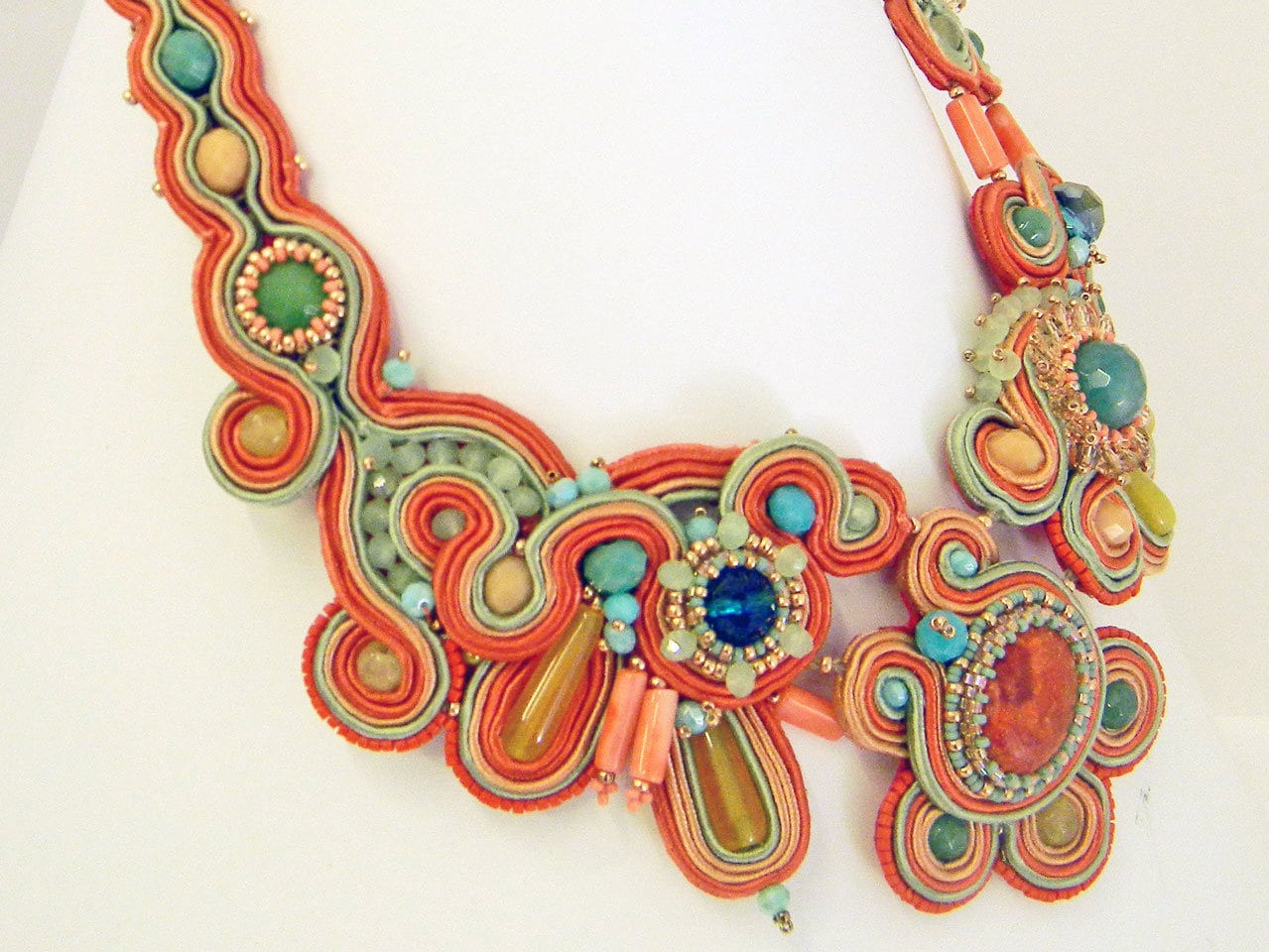 Soutache-Halskette. Farbiges Halsband, Handbestickt Mit Perlen Und Steinen. Juwelen Hergestellt in Italien von SoutacheAmaranta